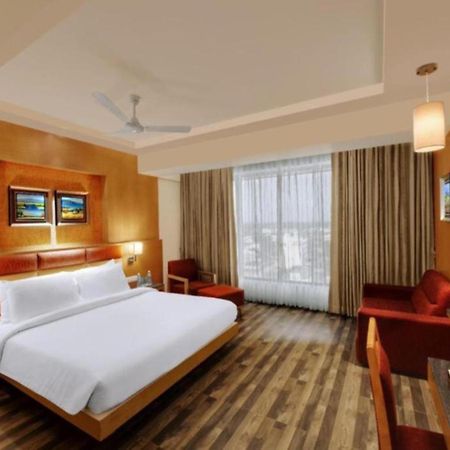 Hotel Seven Inn Near Delhi Airport ニューデリー エクステリア 写真