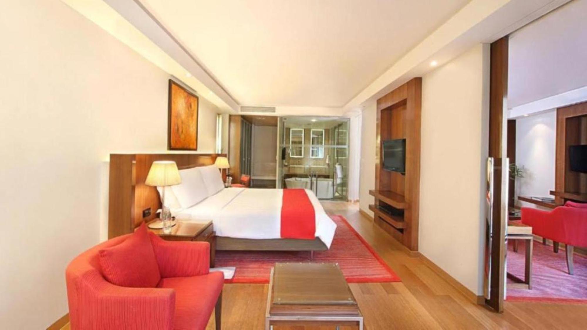 Hotel Seven Inn Near Delhi Airport ニューデリー エクステリア 写真